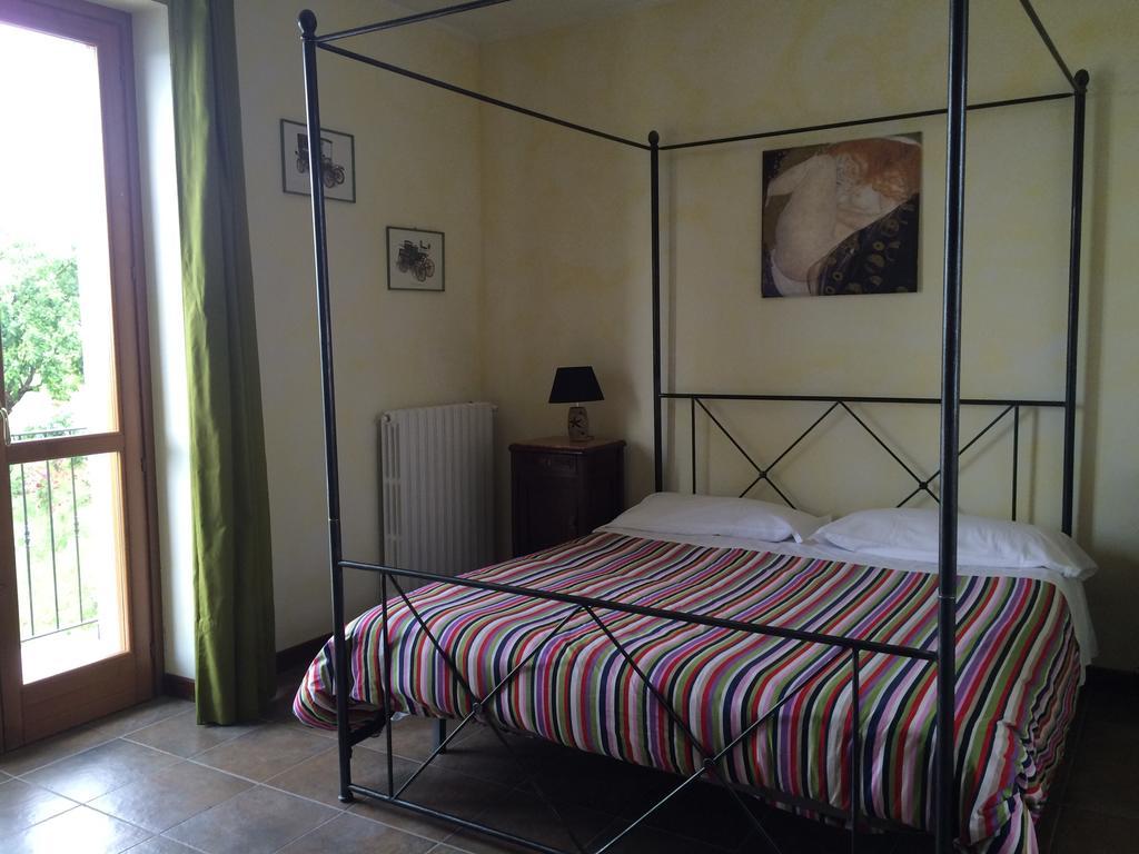 La Terrazza Del Barbaresco Bed and Breakfast Neviglie Kamer foto