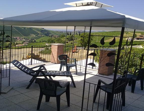 La Terrazza Del Barbaresco Bed and Breakfast Neviglie Buitenkant foto