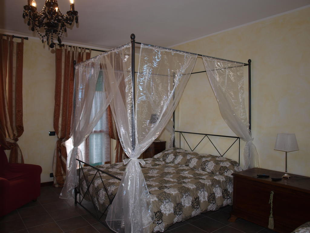 La Terrazza Del Barbaresco Bed and Breakfast Neviglie Kamer foto