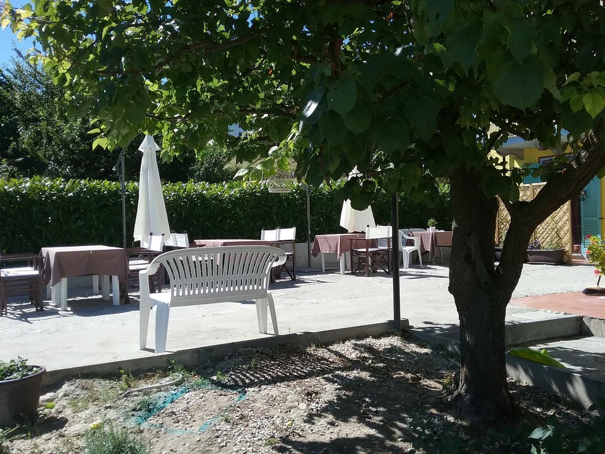 La Terrazza Del Barbaresco Bed and Breakfast Neviglie Buitenkant foto