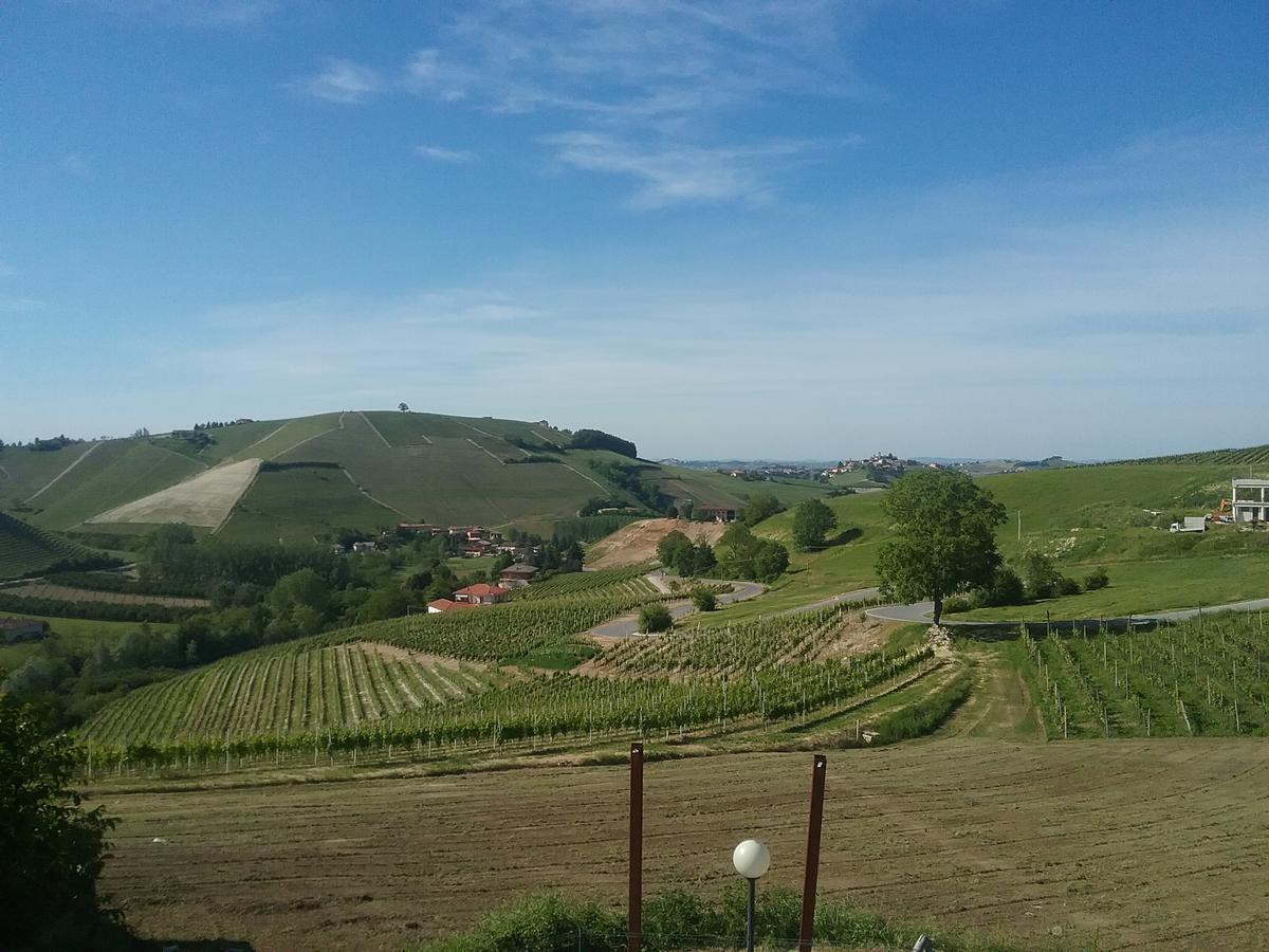 La Terrazza Del Barbaresco Bed and Breakfast Neviglie Buitenkant foto