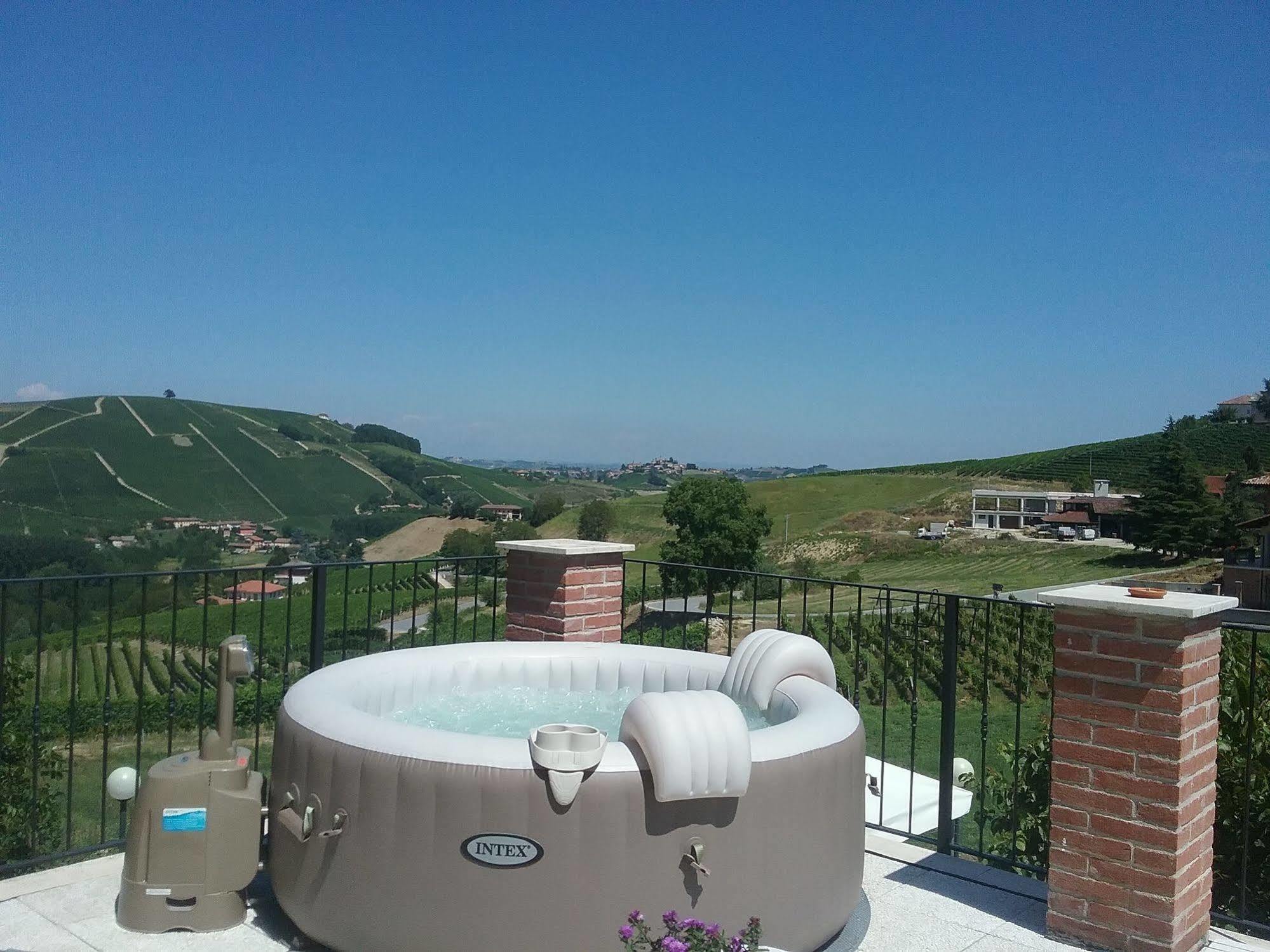 La Terrazza Del Barbaresco Bed and Breakfast Neviglie Buitenkant foto