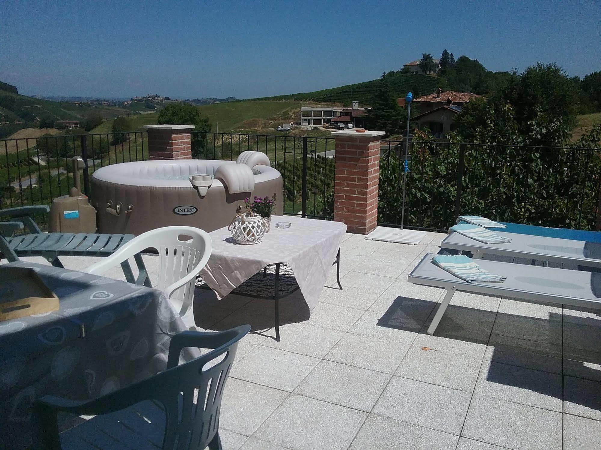 La Terrazza Del Barbaresco Bed and Breakfast Neviglie Buitenkant foto